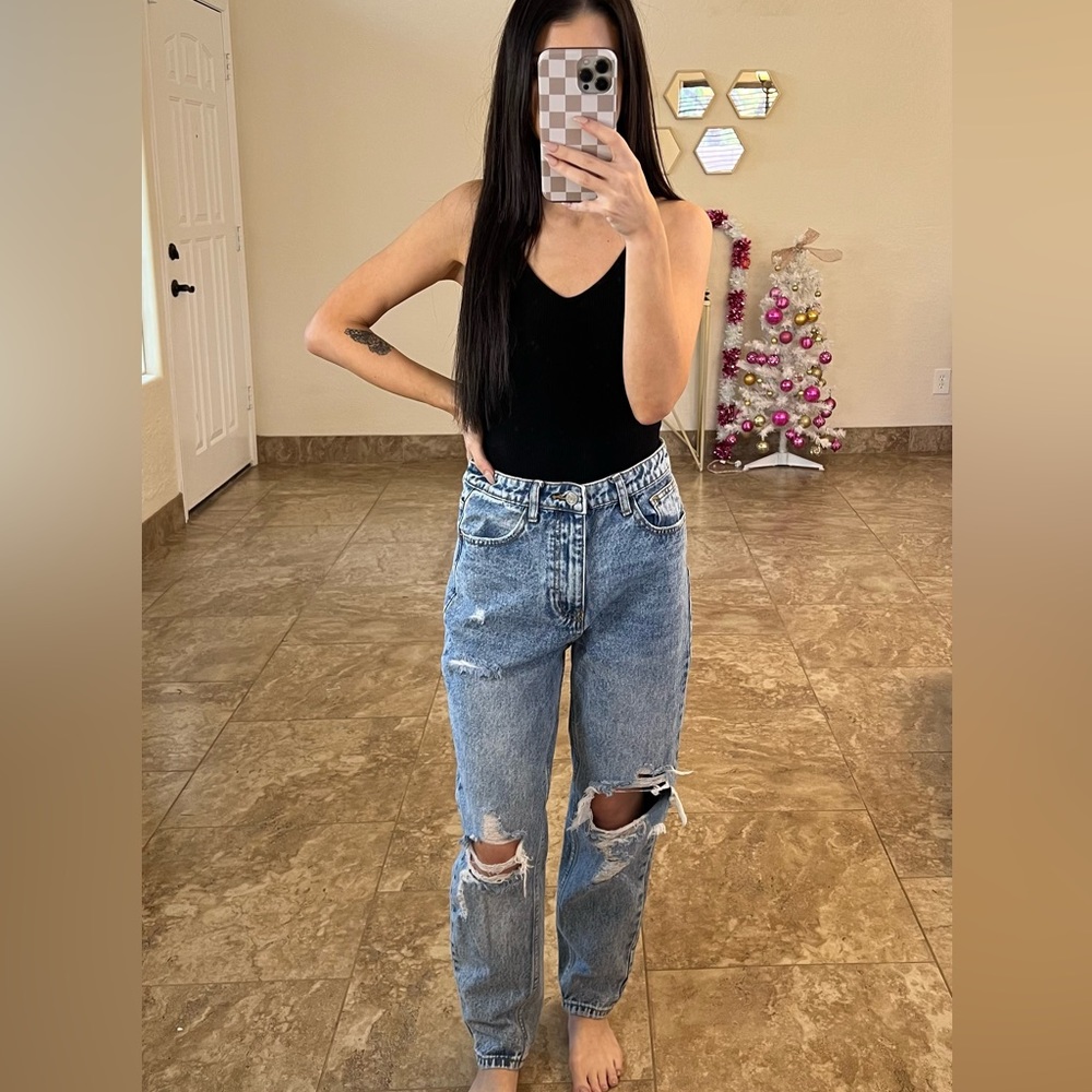 Light wash high waisted ripped jeans